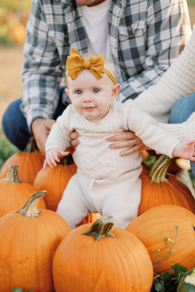 fall photoshoot ideas in a pumpkin patch